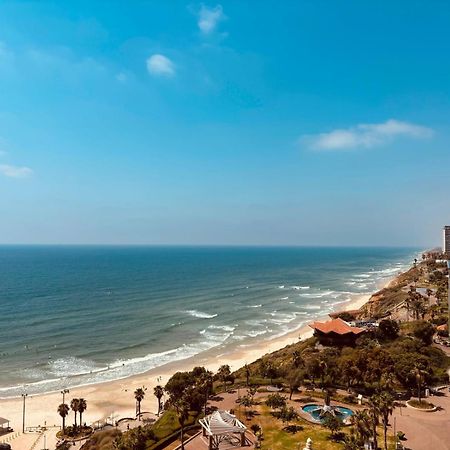 Sea-Front Apartment Netanya Bagian luar foto