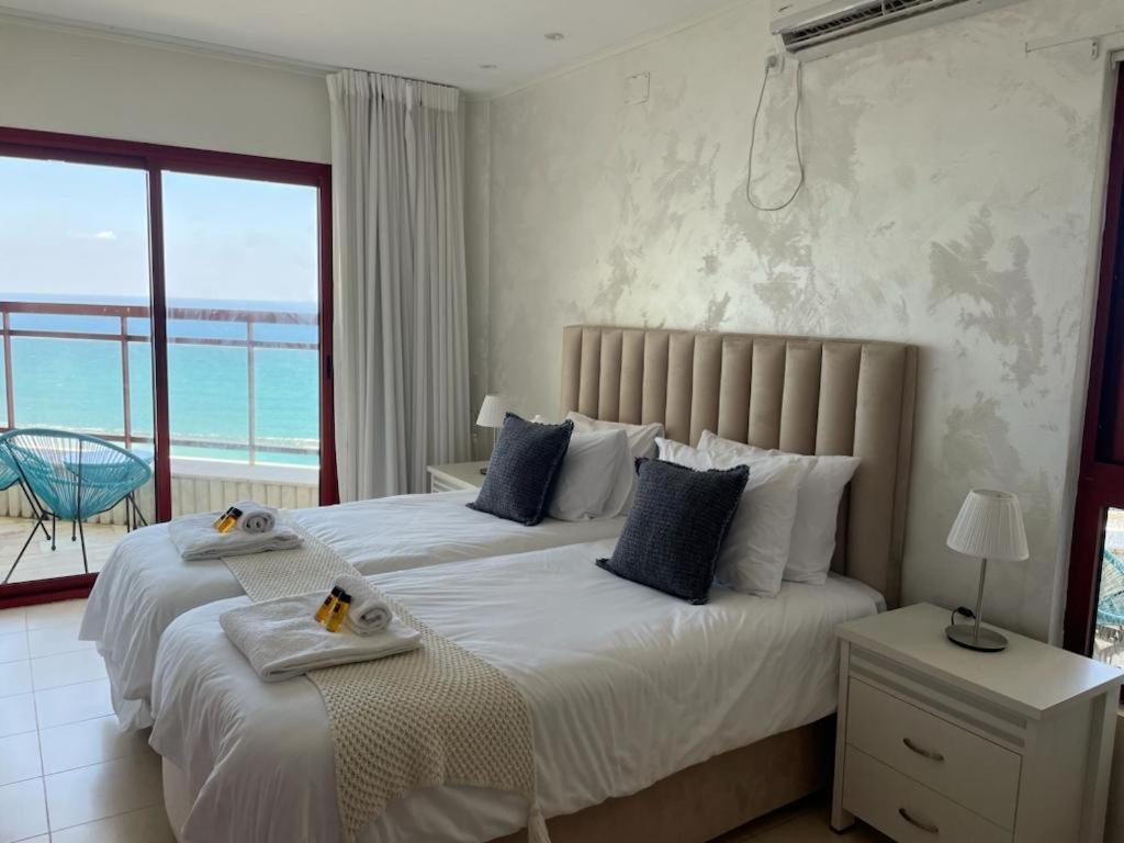 Sea-Front Apartment Netanya Bagian luar foto