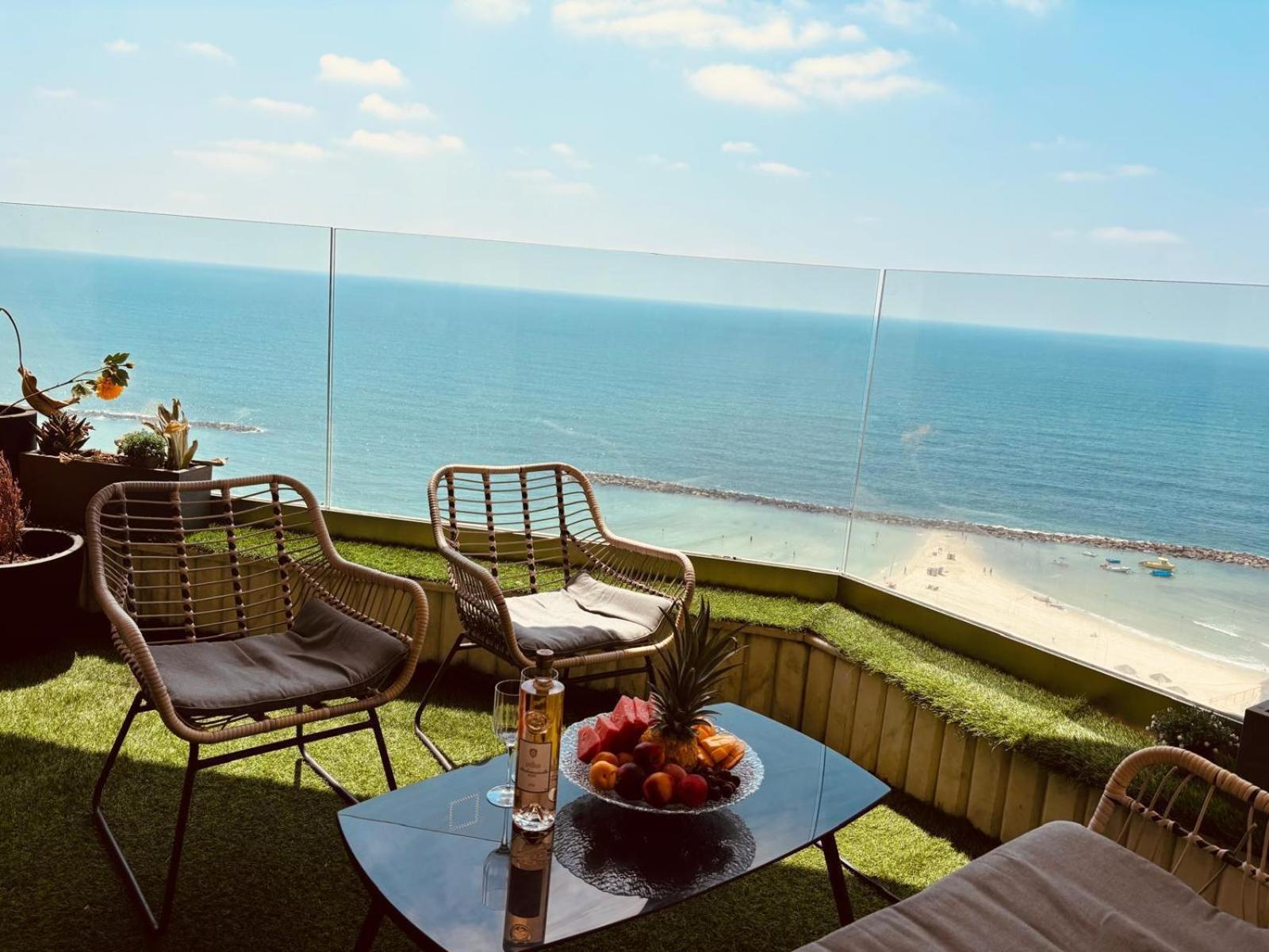 Sea-Front Apartment Netanya Bagian luar foto